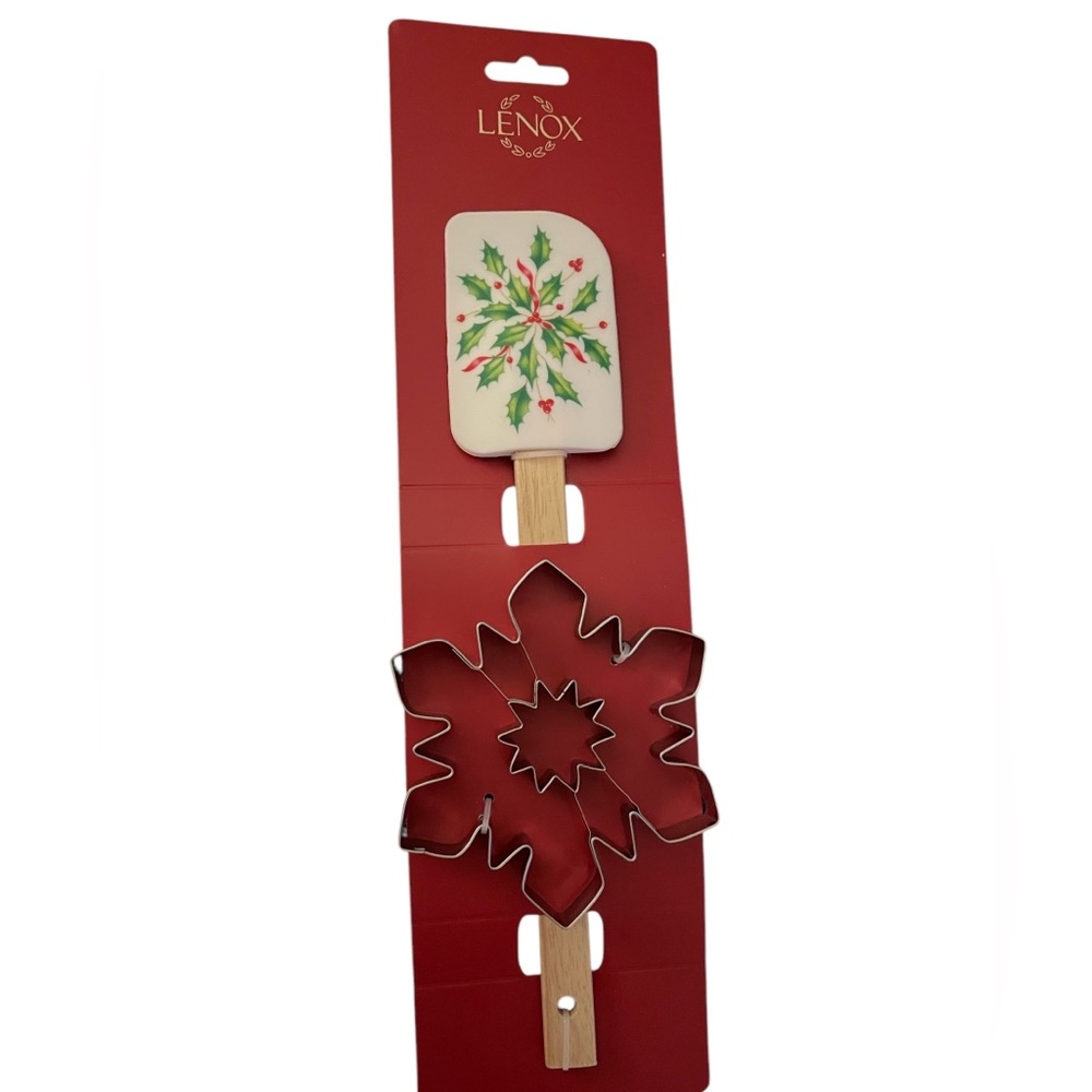 New in Packaging! Lenox Two Piece Holiday Set featuring Spatula & Cookie Cutter